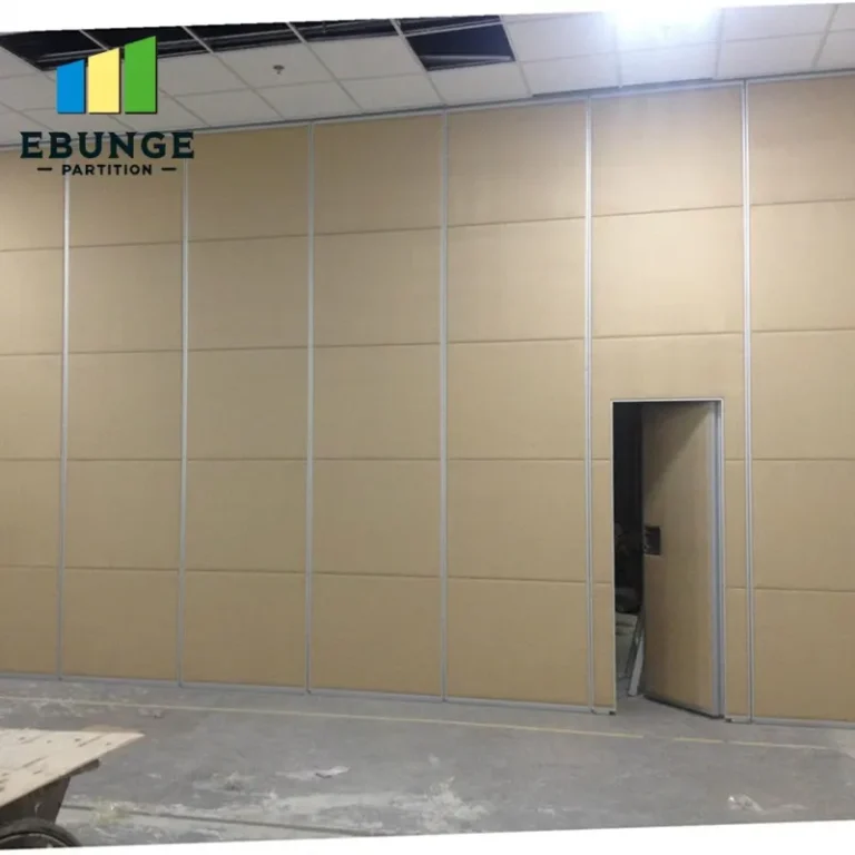 movable partition maintenance for hospital consultation space