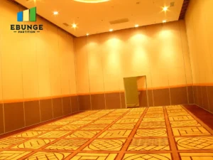 soundproof partitions in an office meeting room with acoustic movable wall