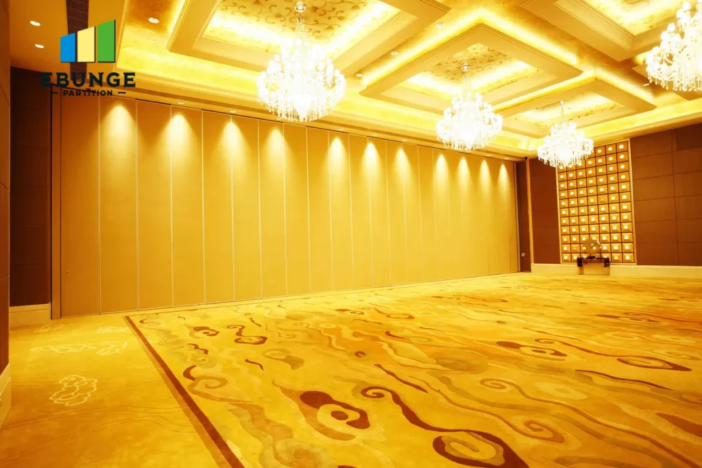 mobile acoustic partitions in a modern training center with flexible layout