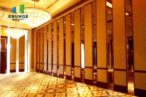 acoustic operable wall in restaurant private room
