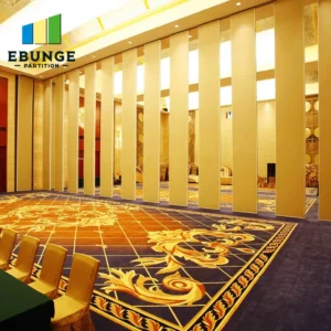 movable walls on tracks in an exhibition hall