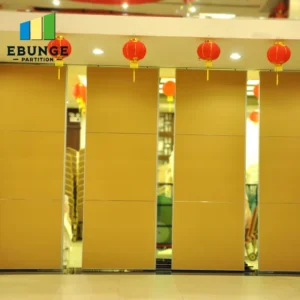 operable wall sliding room divider in restaurant private room