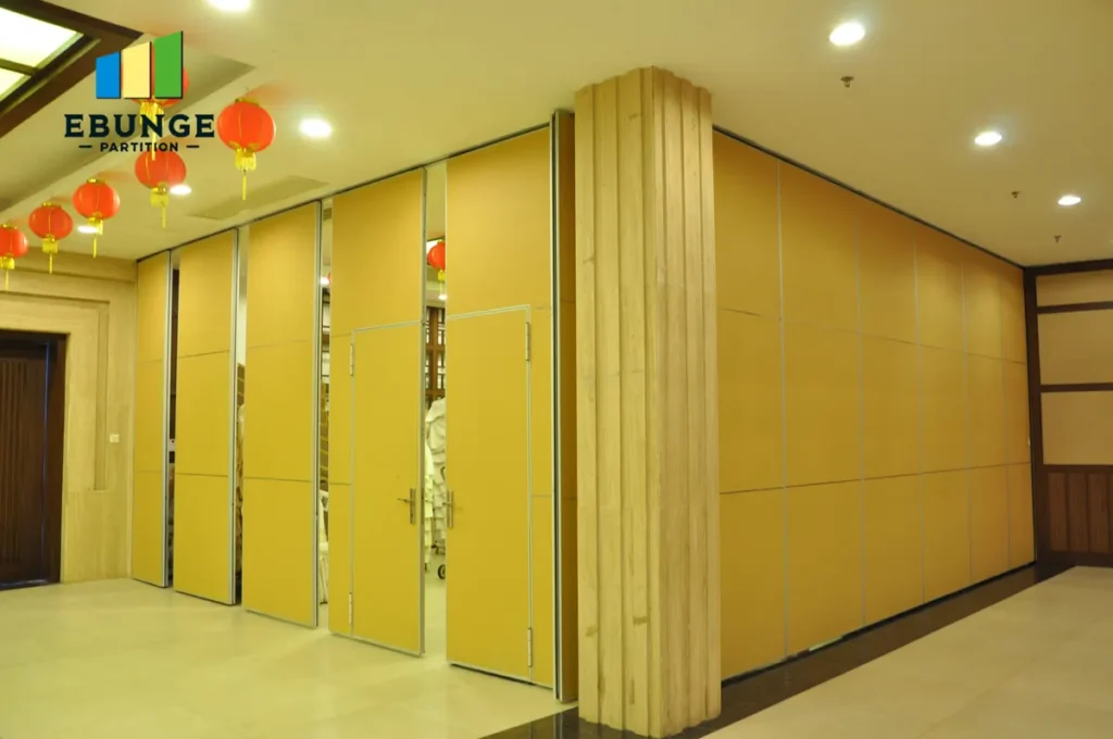acoustic operable walls in a hotel private dining room
