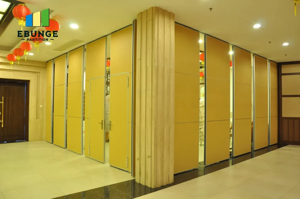 acoustic operable walls in a modern training center with flexible layout
