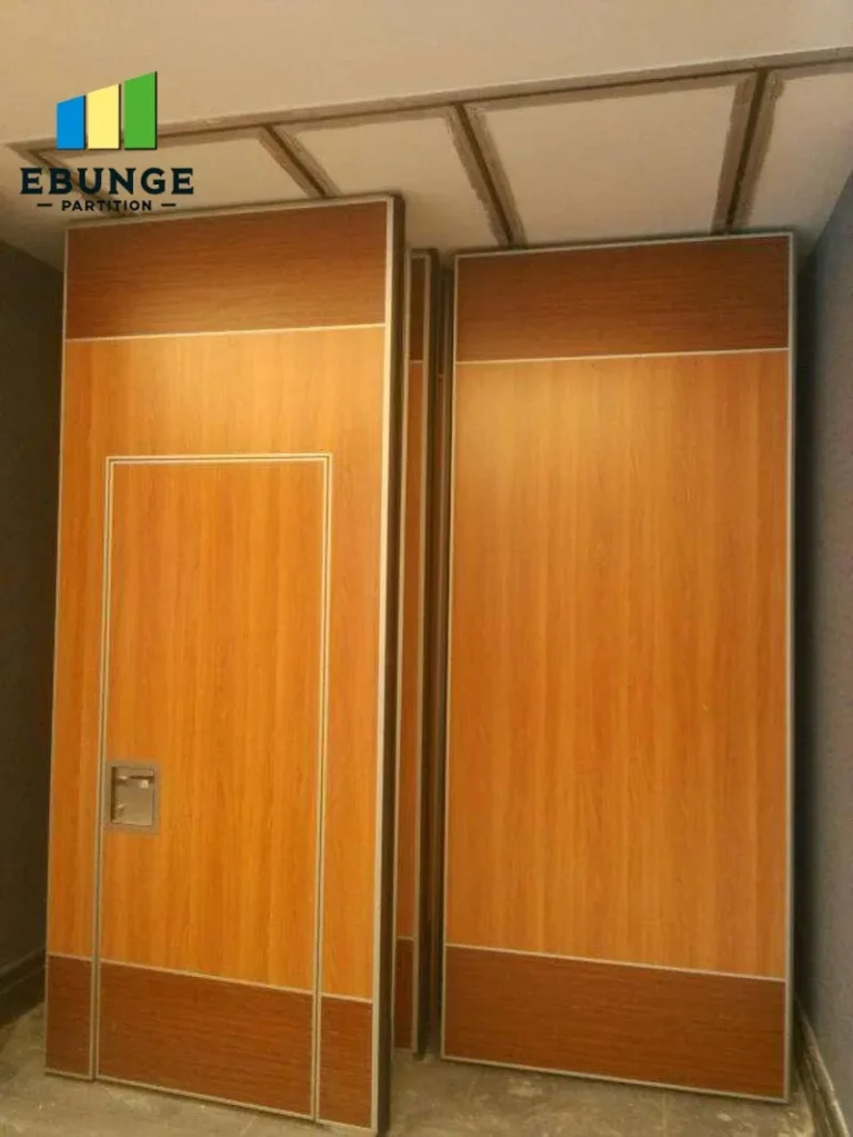 acoustic sliding folding wall in use during a presentation