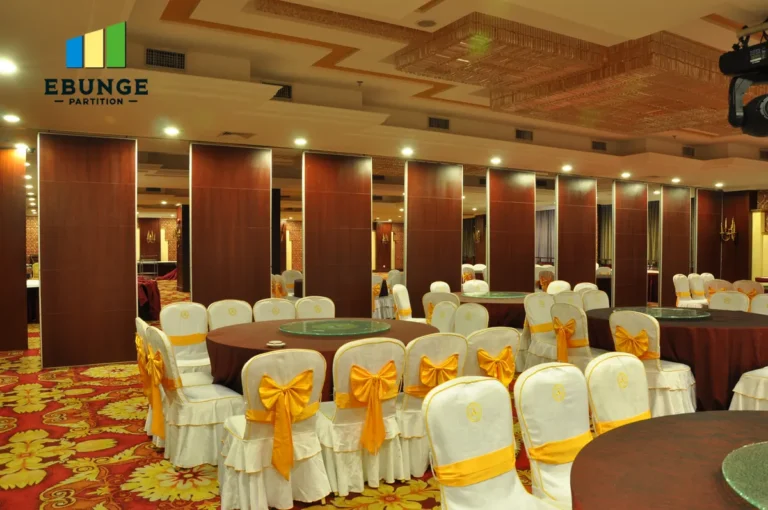 movable walls for classrooms in a flexible school hall