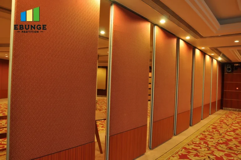 sliding folding wall dividing restaurant private room