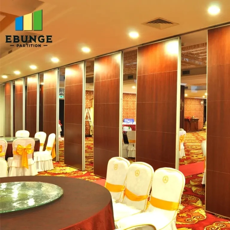 movable partition ceiling support system in restaurant private room