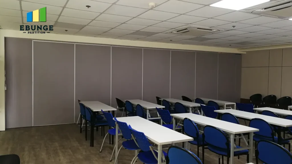 movable partition stacking layout in an office meeting room