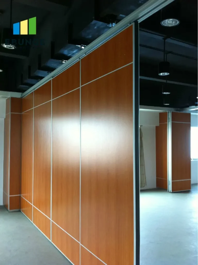 movable walls for art galleries top hung track system