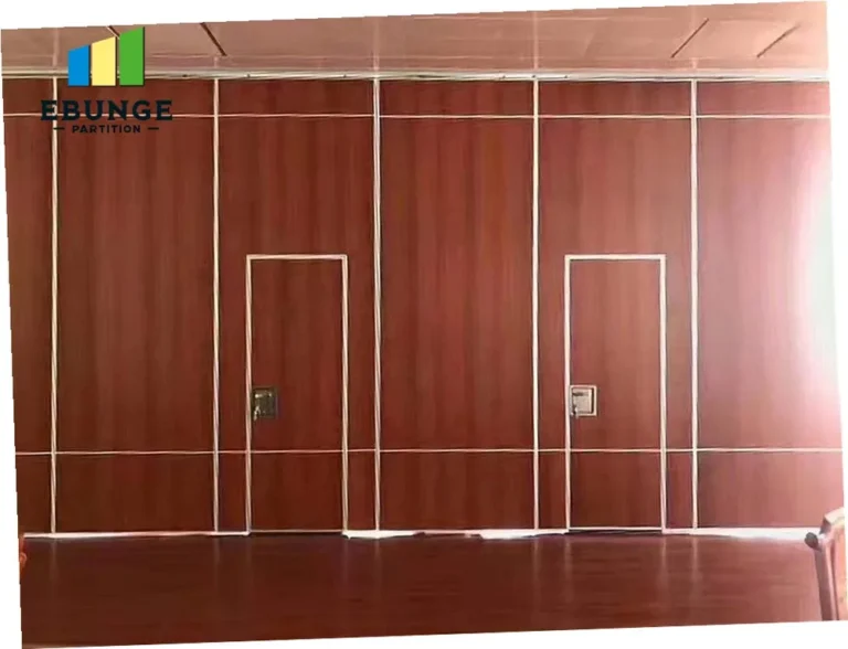 movable walls for gallery panel stacking layout
