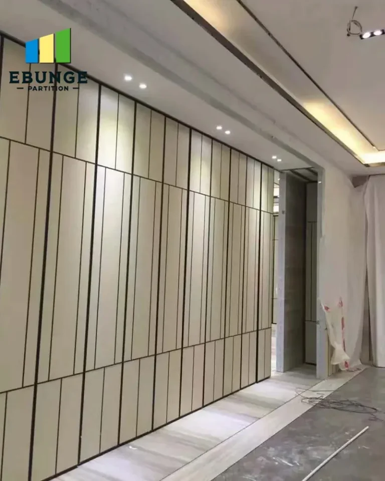 movable walls for classrooms in a modern school hall with acoustic panels