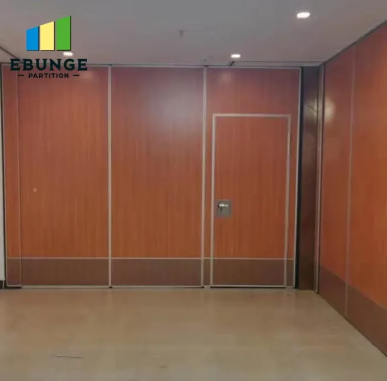 sliding partition wall design in a restaurant private room