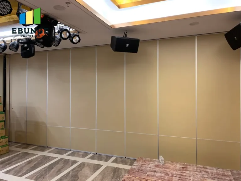 movable walls for art galleries panel stacking layout