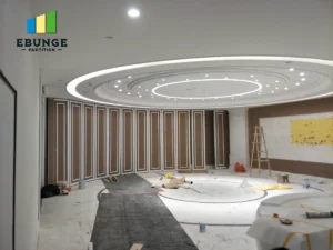 folding movable partition wall in a restaurant private room