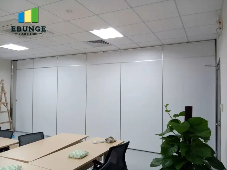 movable partition suppliers in uae for conference room project