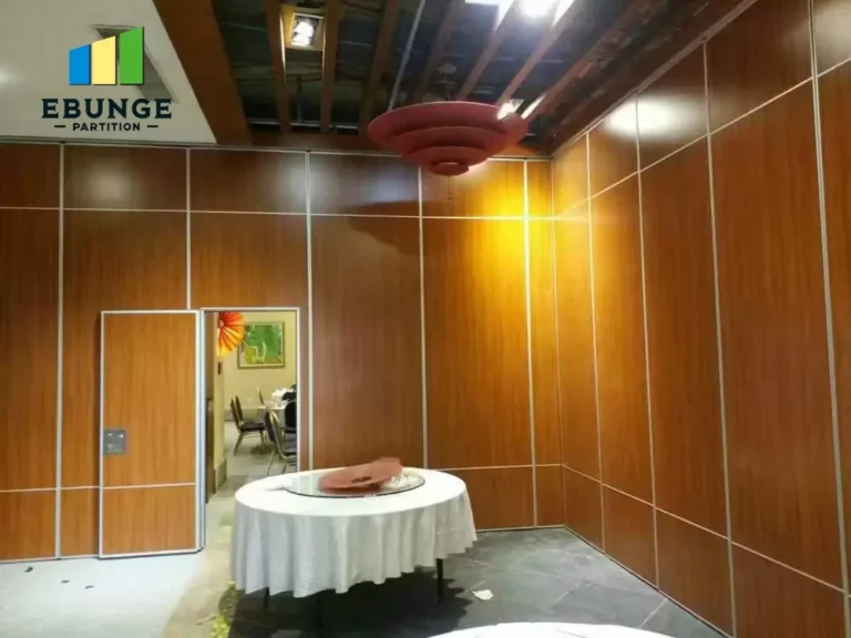 different finishes of movable partition walls for restaurants