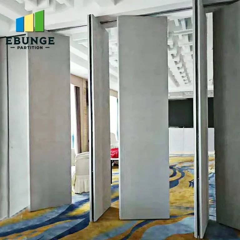 of a sliding wall system in a school hall during a lecture